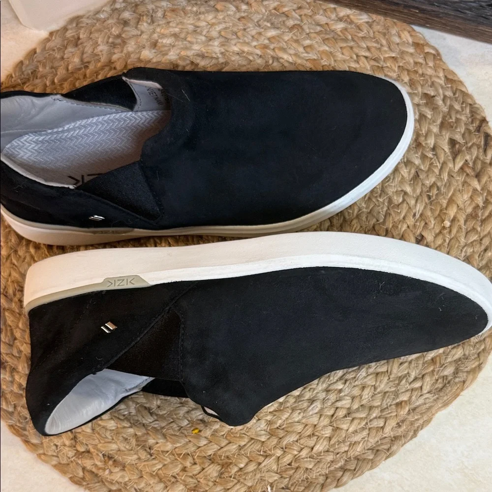 Ziki Women's Black Slip-On Sneakers - Picture 5 of 6